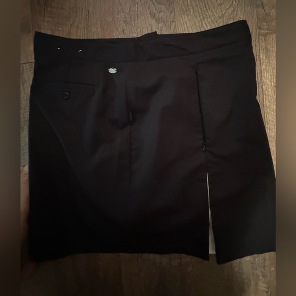 Pleated Golf Skort by Greg Norman - Picture 4 of 6